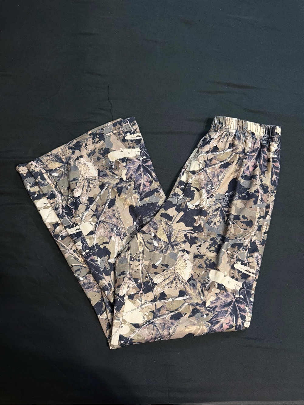 SHEIN Beige Black Leaf Print Pullover Top